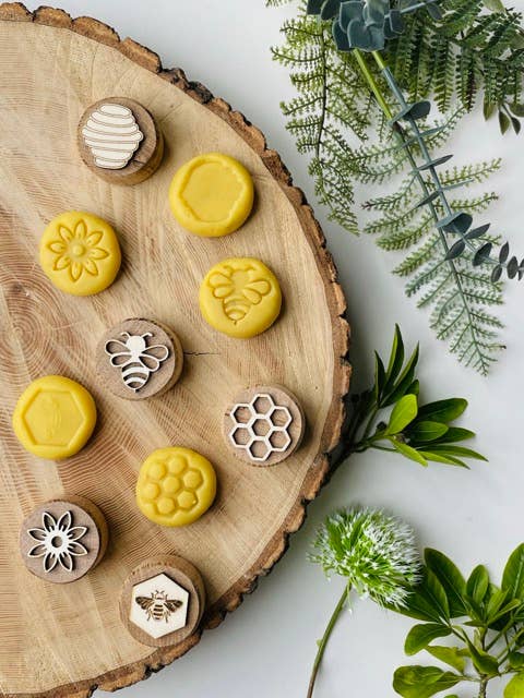 Bumble Bee Oak Stamps